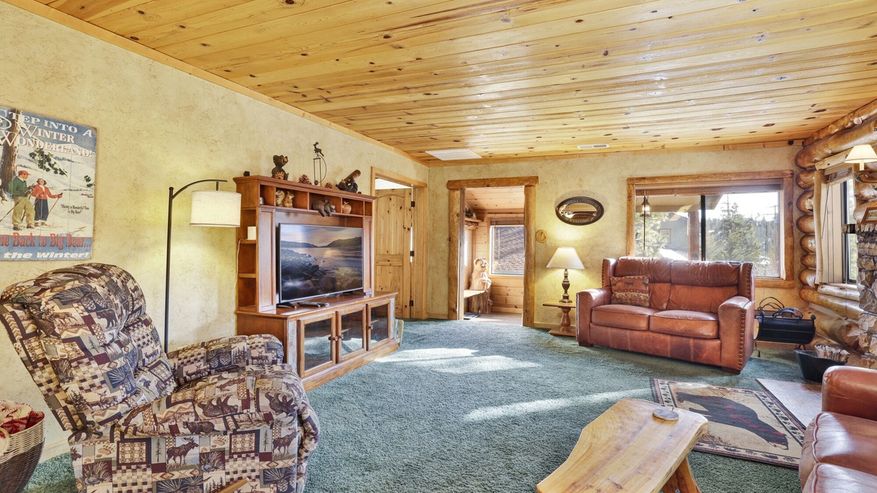 Photo of Livingroom in Fawnskin