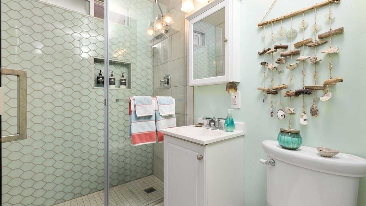 Photo of Bathroom in Pierpont Bay