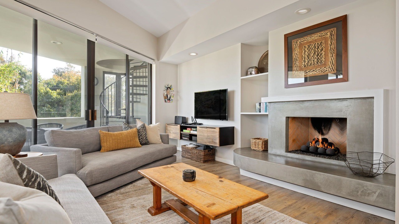 Photo of Livingroom in Padaro Lane