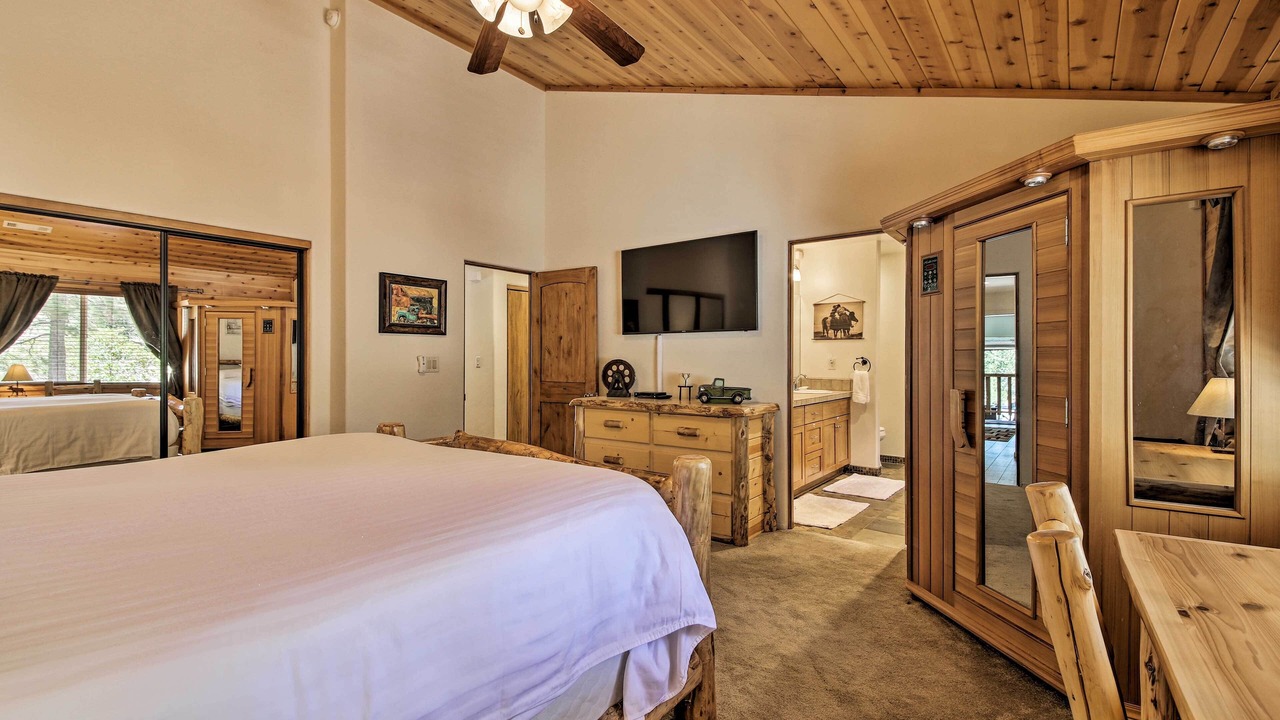 Photo of Bedroom in Castle Glen Estates