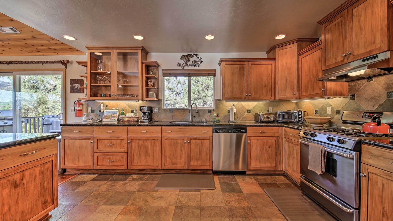 Photo of Kitchen in Castle Glen Estates