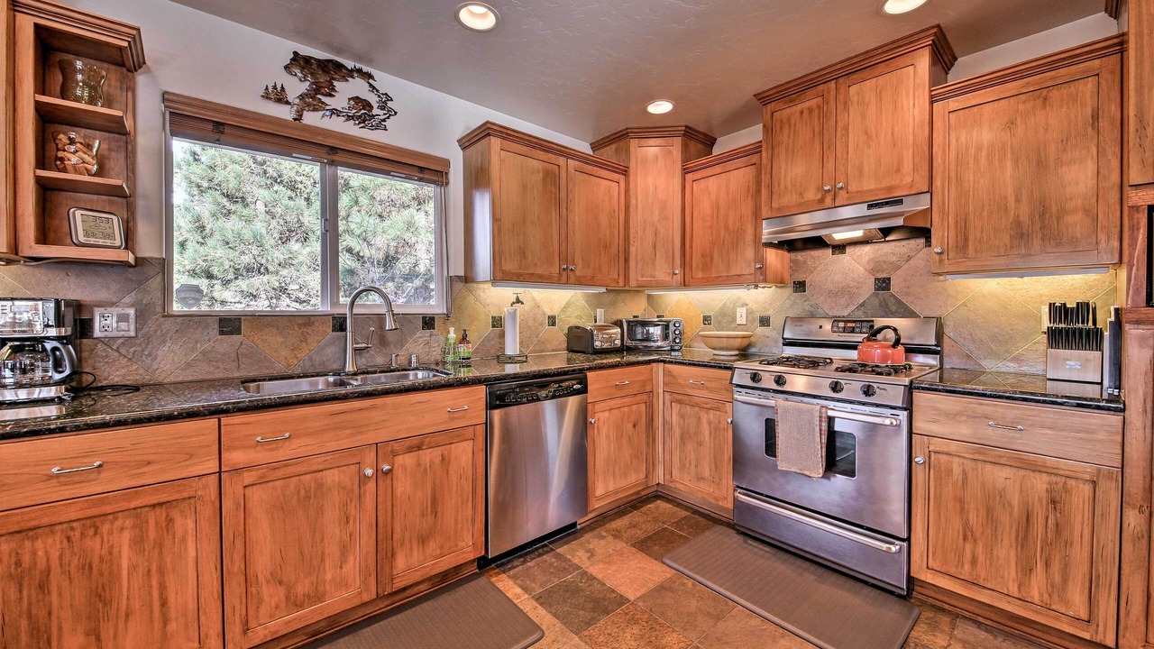 Photo of Kitchen in Castle Glen Estates
