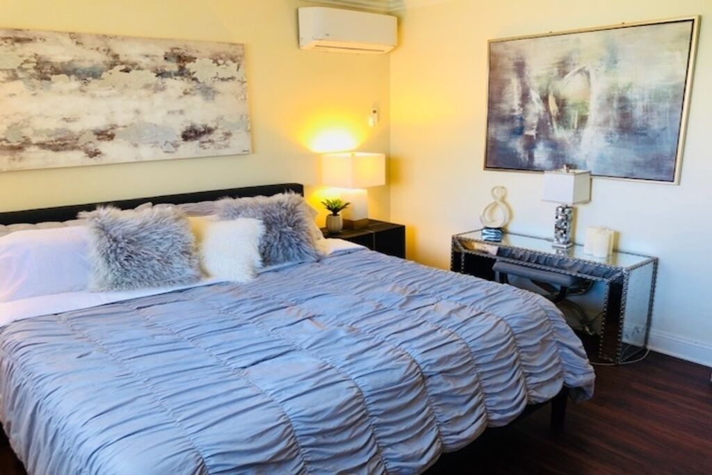 Photo of Bedroom in East Side Costa Mesa