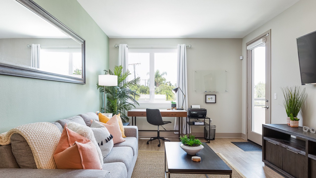Photo of Livingroom in Fullerton