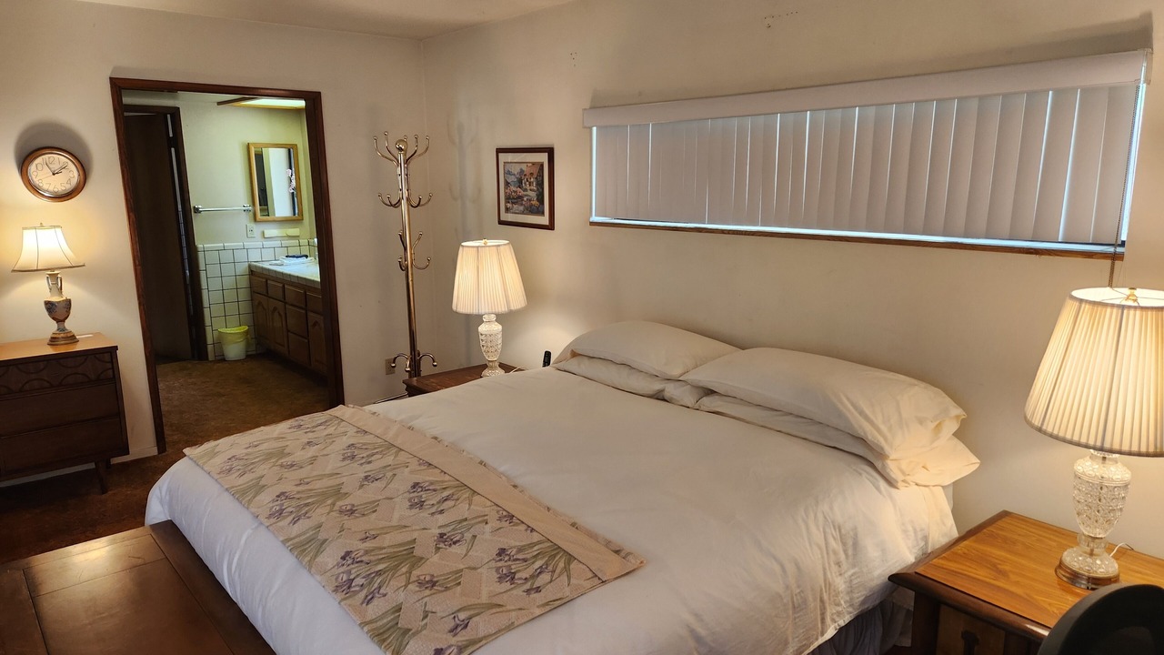 Photo of Bedroom in California Hot Springs