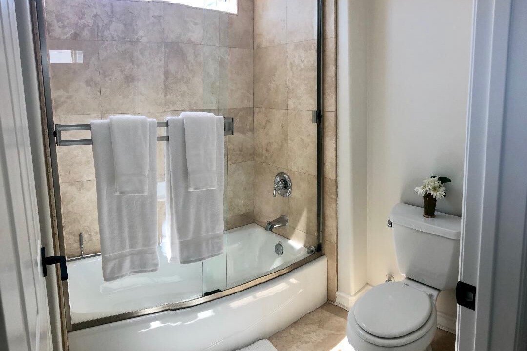 Photo of Bathroom in Corona del Mar