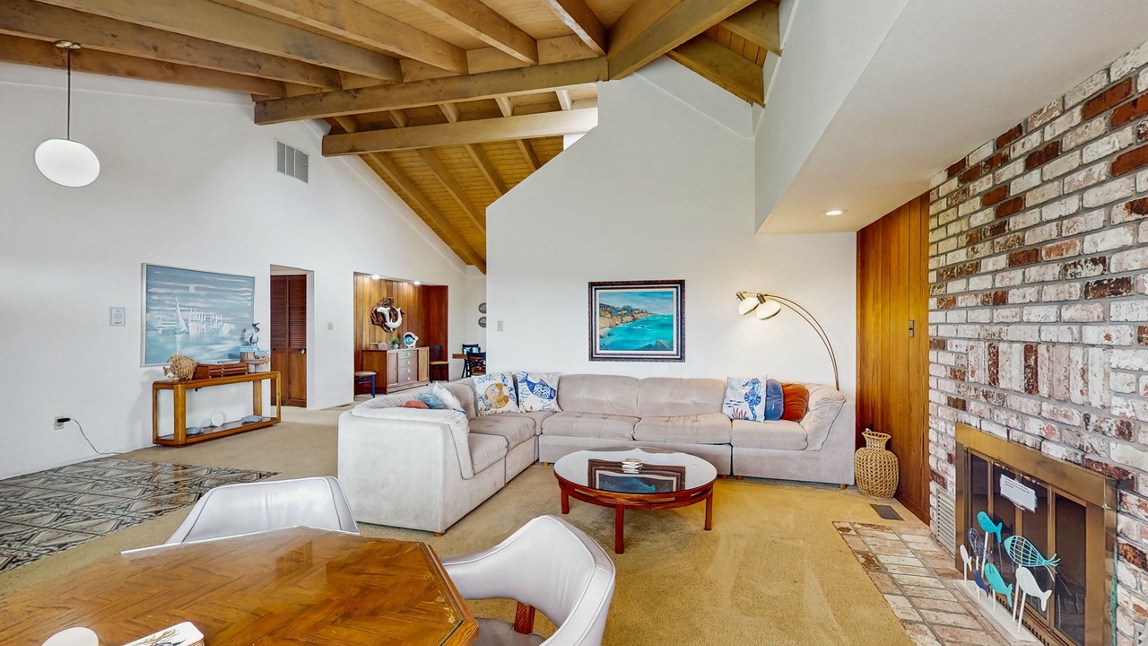 Photo of Livingroom in Fort Bragg