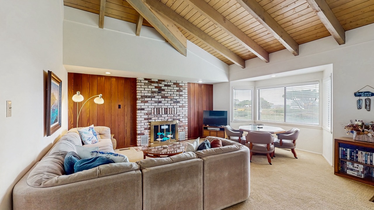 Photo of Livingroom in Fort Bragg