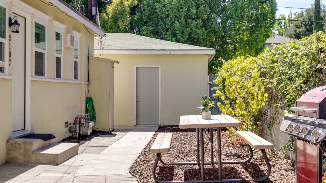 Photo of Outdoor in Valley Village
