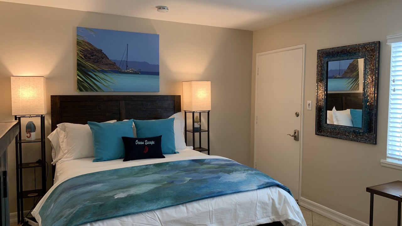 Photo of Bedroom in Lido Isle
