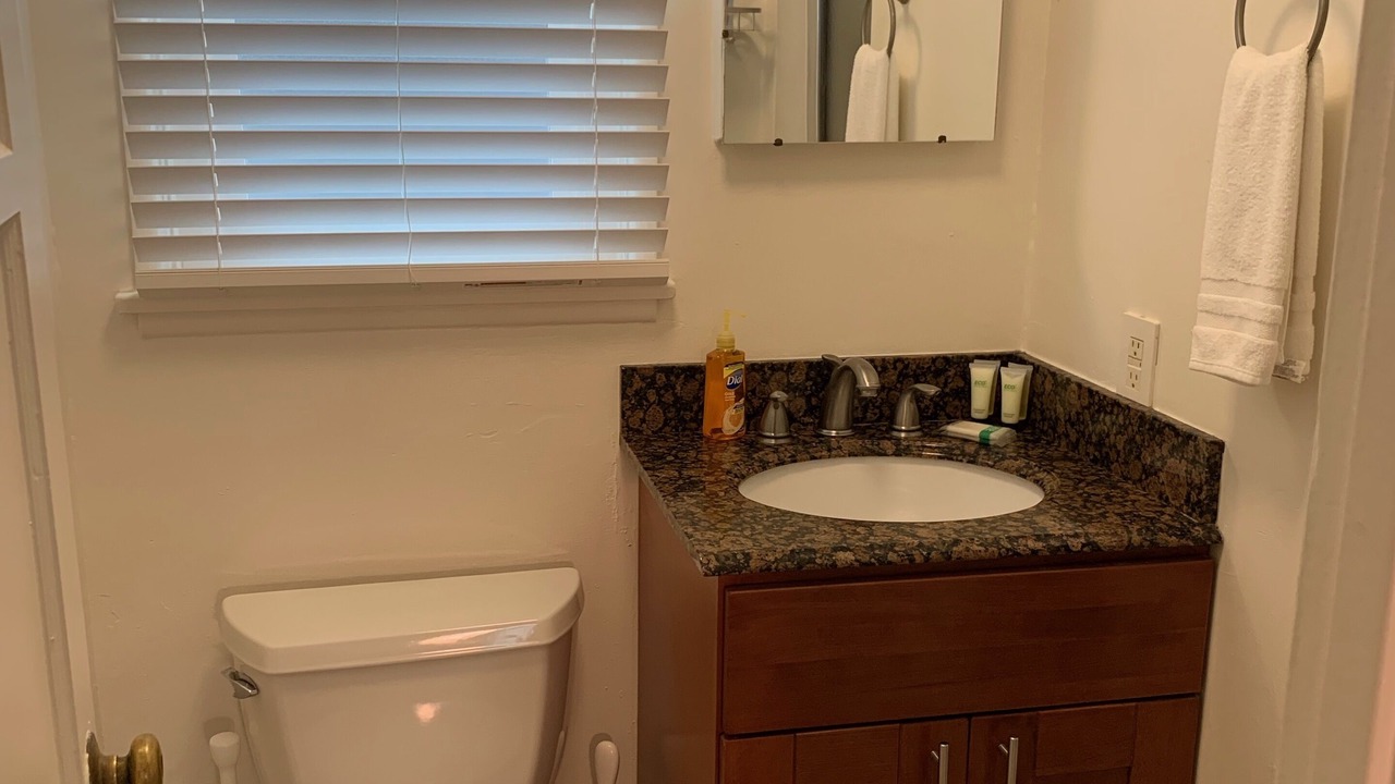 Photo of Bathroom in Lido Isle