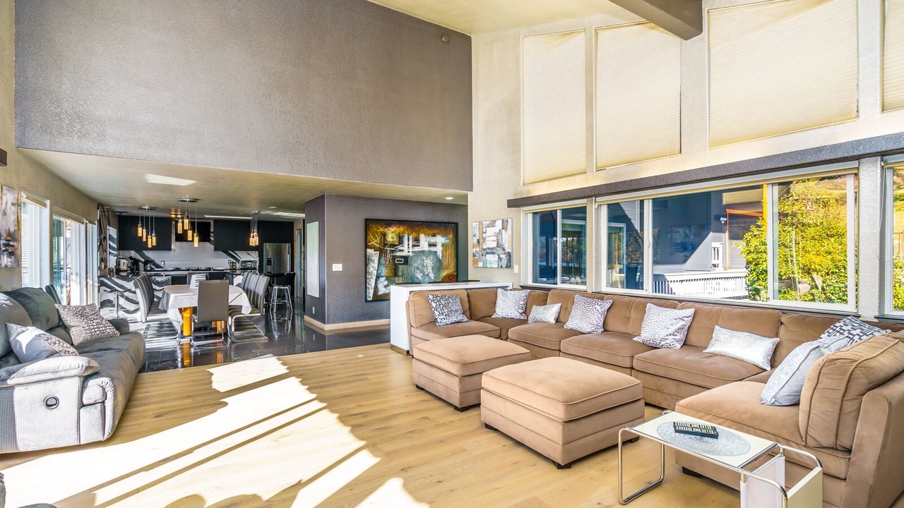 Photo of Livingroom in Groveland