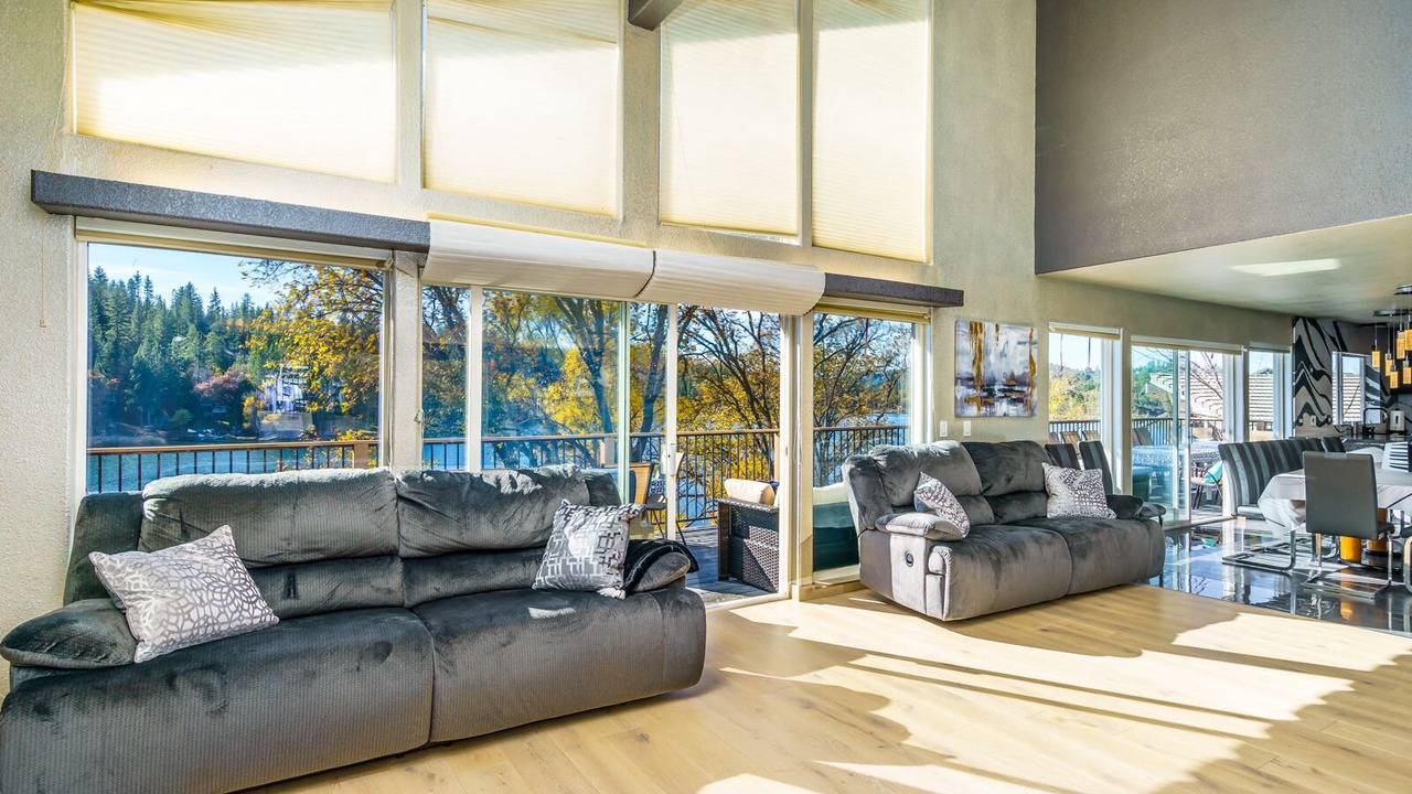 Photo of Livingroom in Groveland