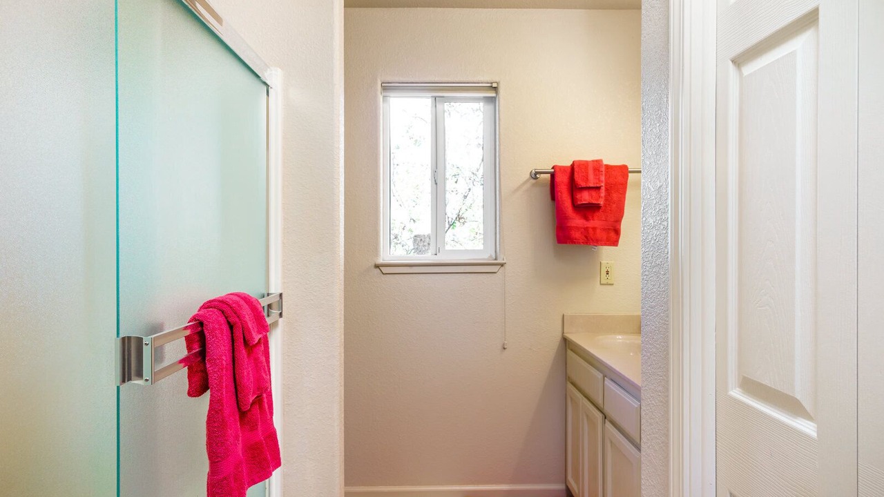 Photo of Bathroom in Groveland