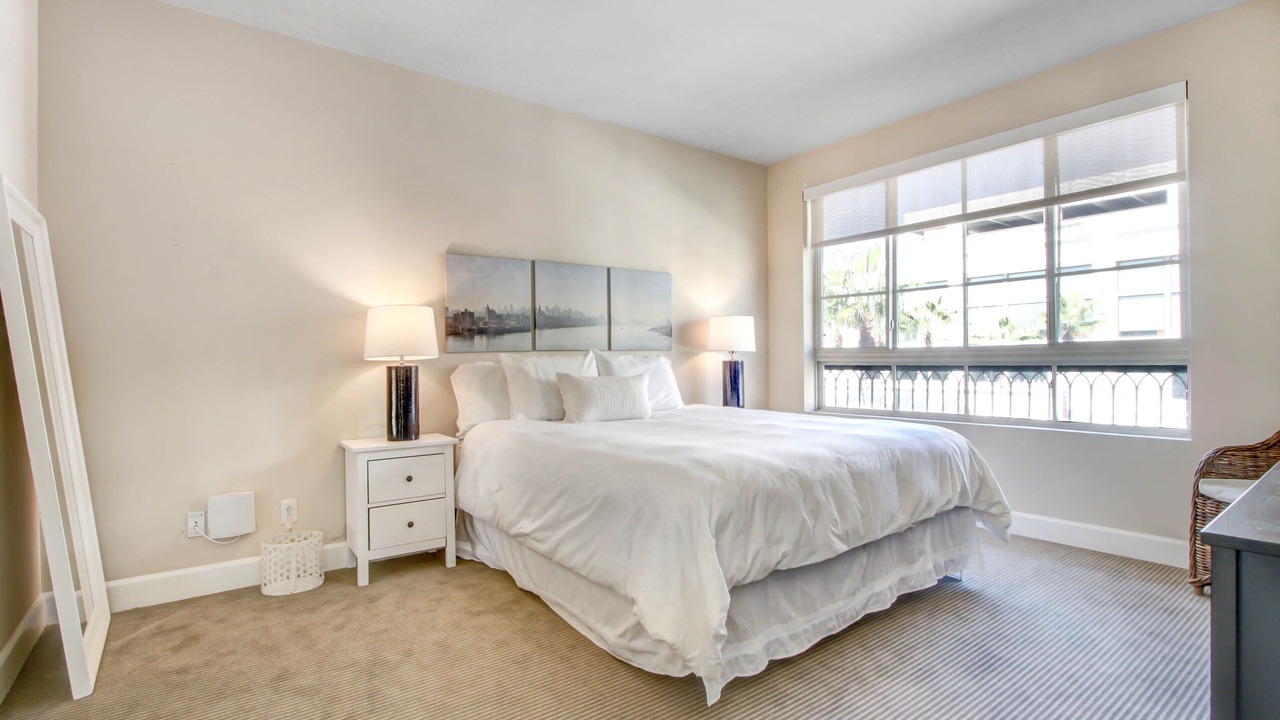 Photo of Bedroom in Downtown