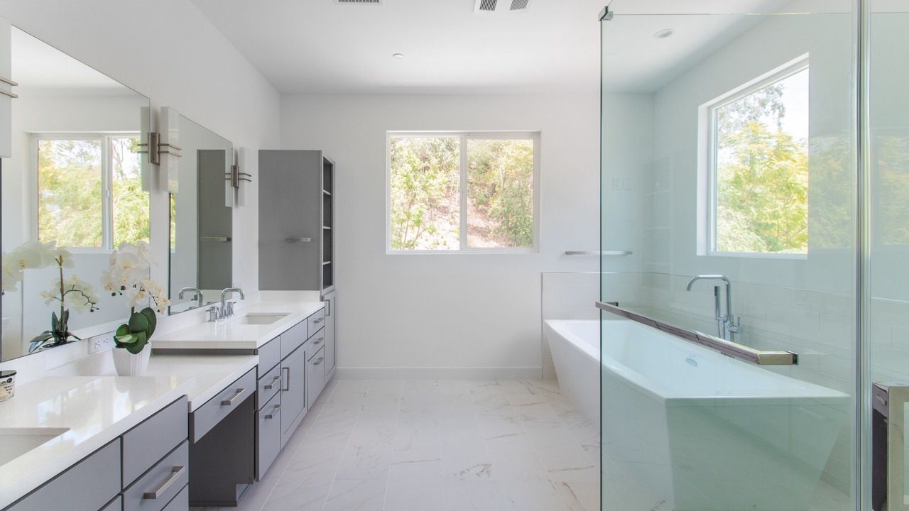 Photo of Bathroom in Tarzana