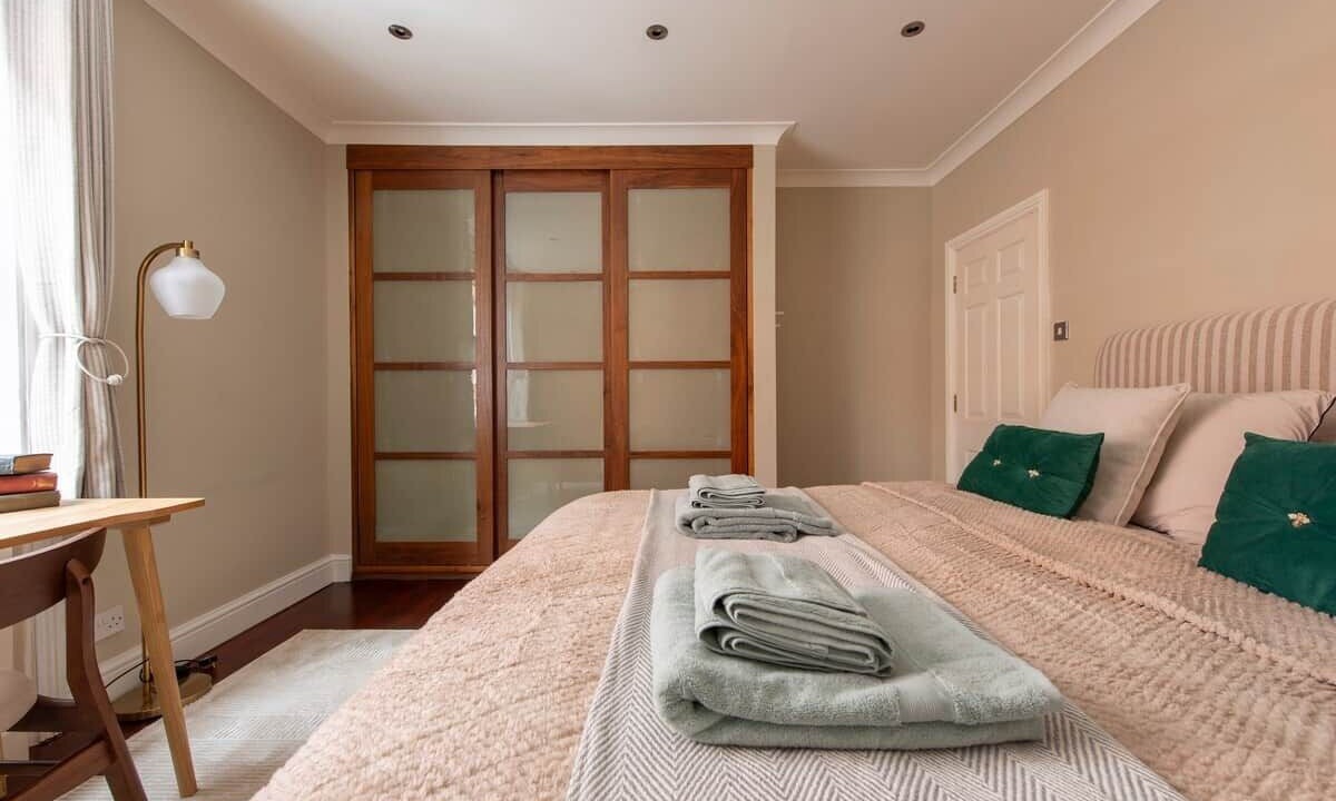 Photo of Bedroom in Queen's Gate