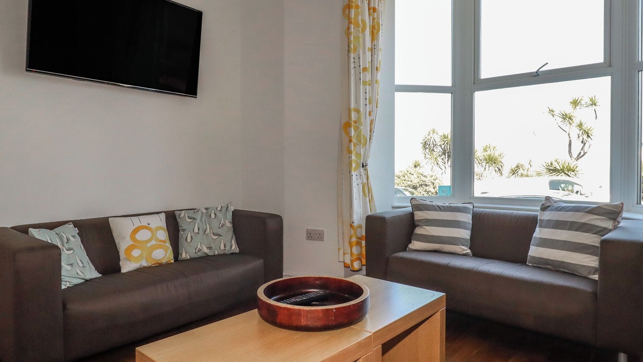Photo of Livingroom in Newquay City Centre