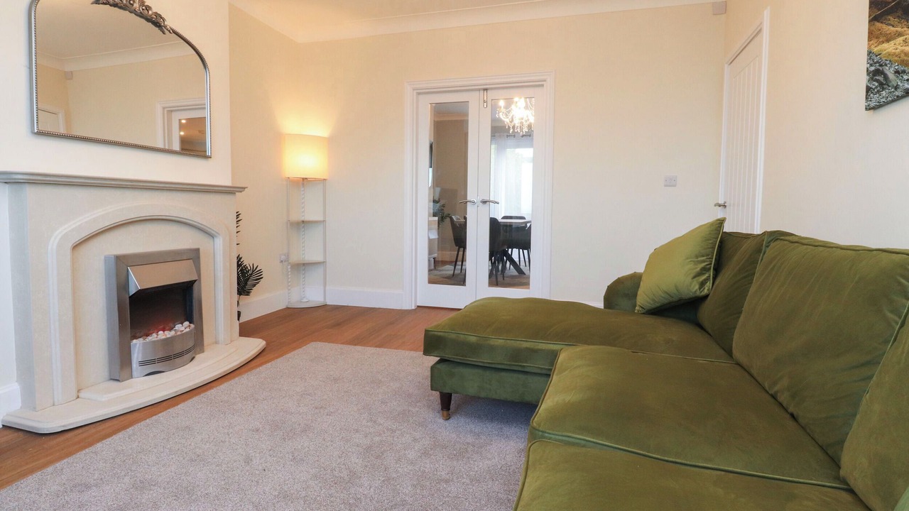 Photo of Livingroom in Bare