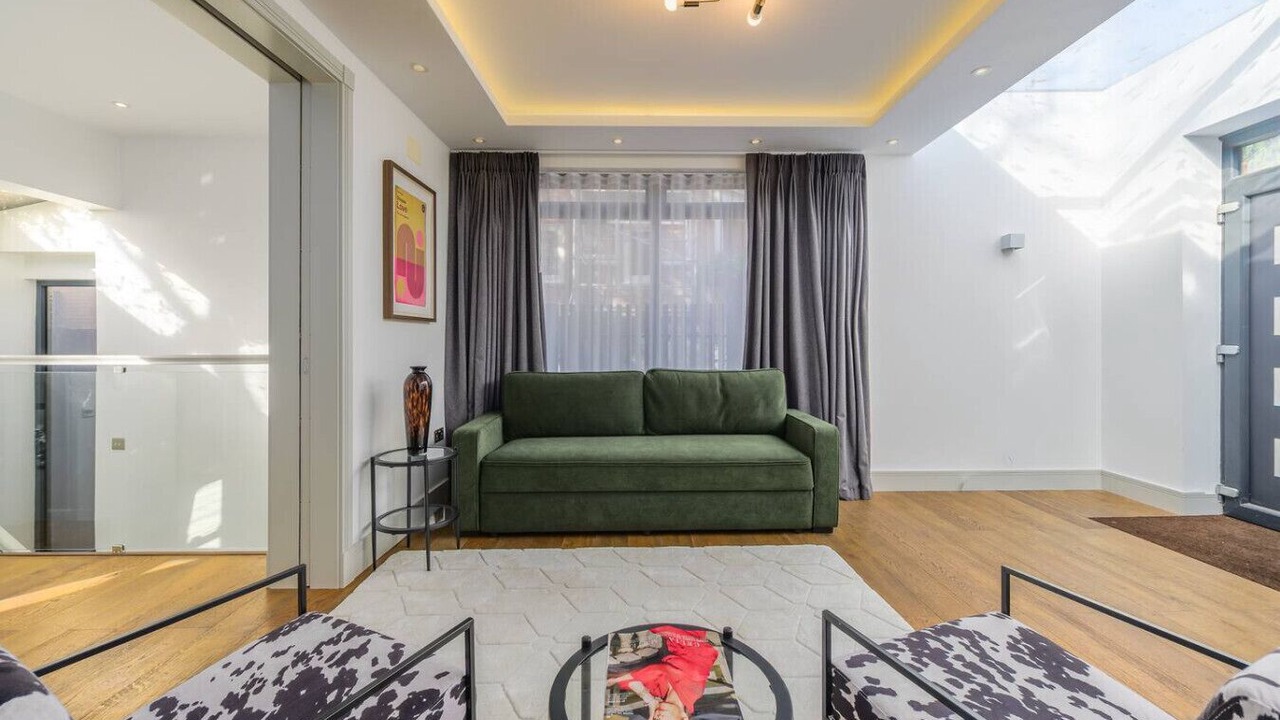 Photo of Livingroom in Frognal and Fitzjohns