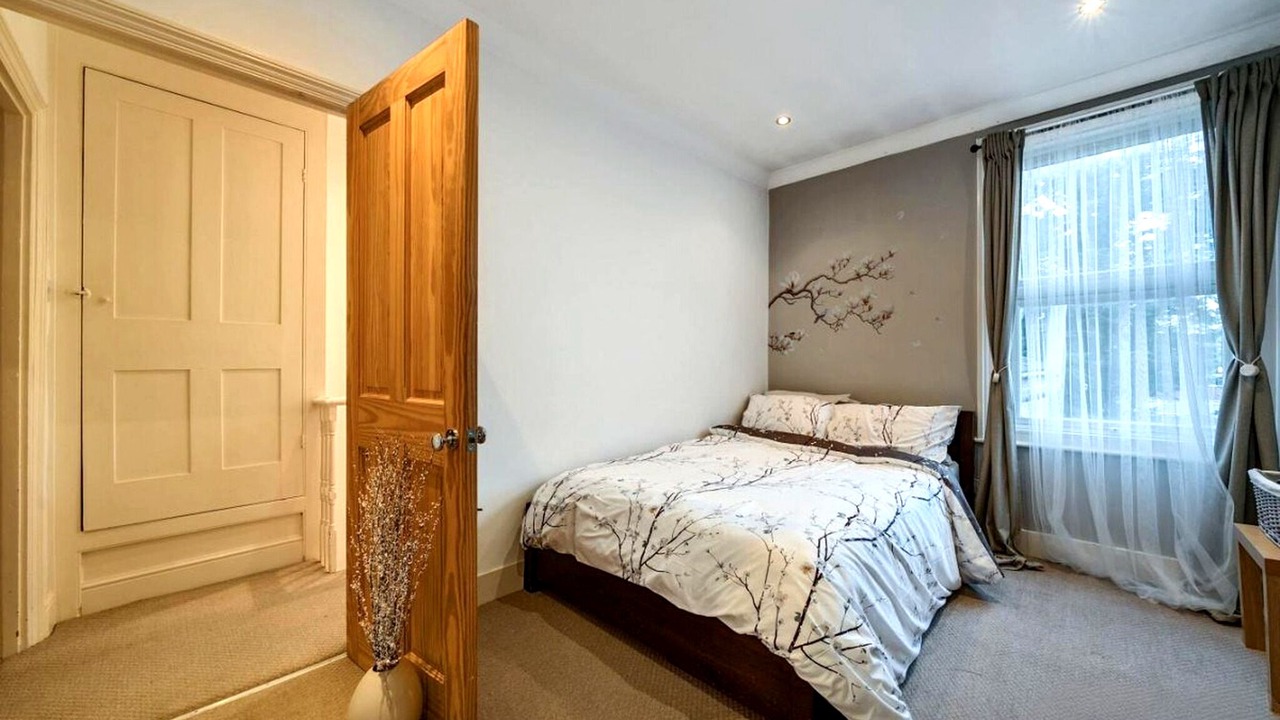 Photo of Bedroom in Plumstead