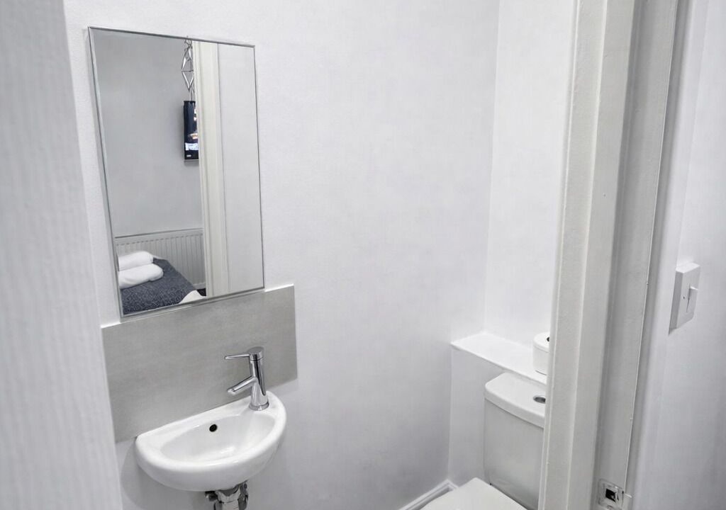 Photo of Bathroom in Ravenscourt Park