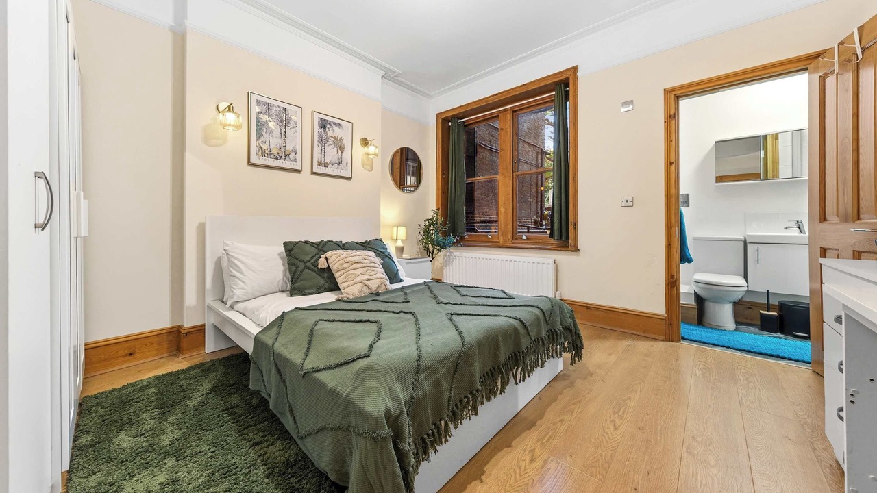 Photo of Bedroom in Maida Vale