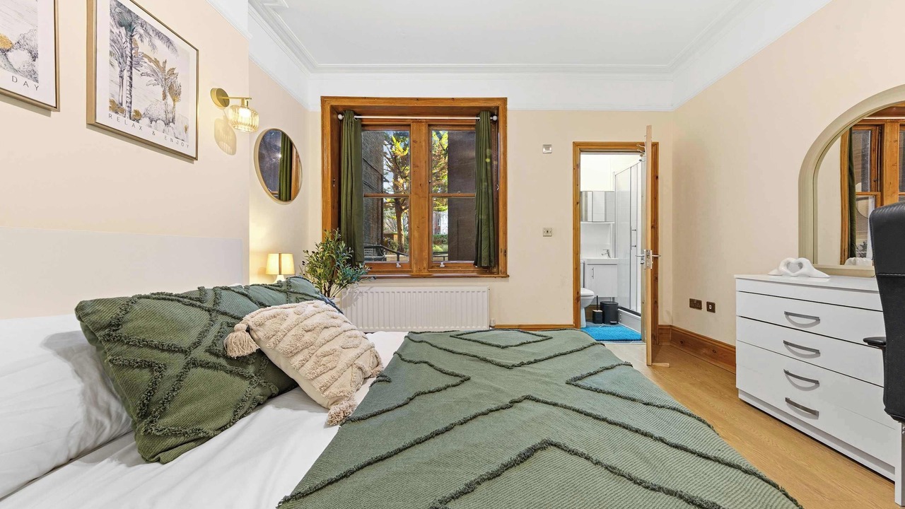Photo of Bedroom in Maida Vale