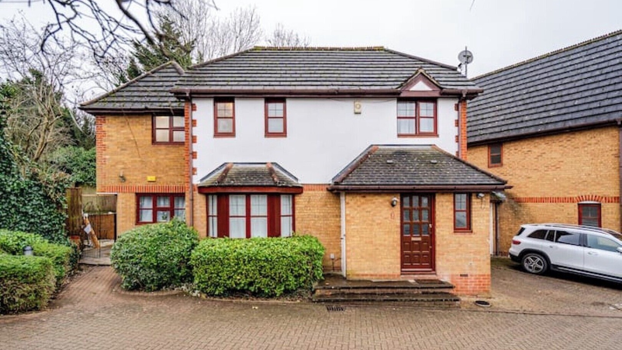 Photo of Outdoor in West Hendon