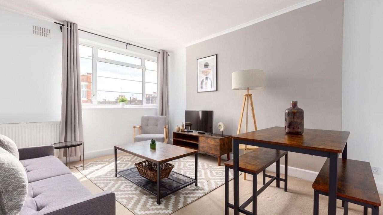 Photo of Livingroom in Ravenscourt Park