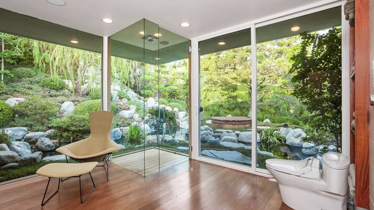 Photo of Bathroom in The Bird Streets