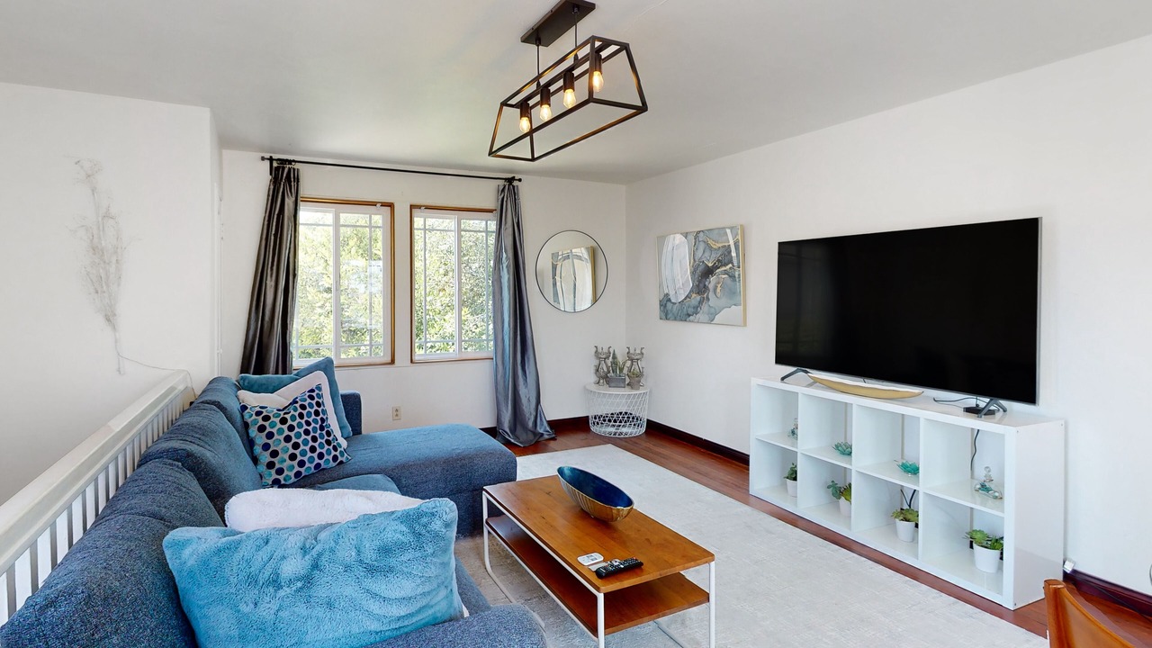 Photo of Livingroom in Village of La Jolla