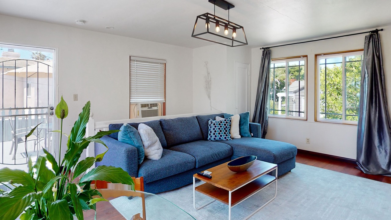 Photo of Livingroom in Village of La Jolla