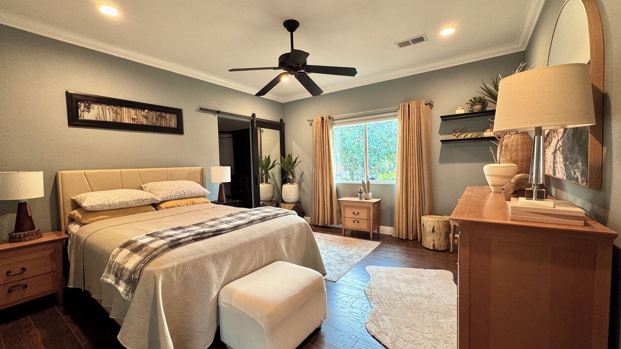 Photo of Bedroom in Corona