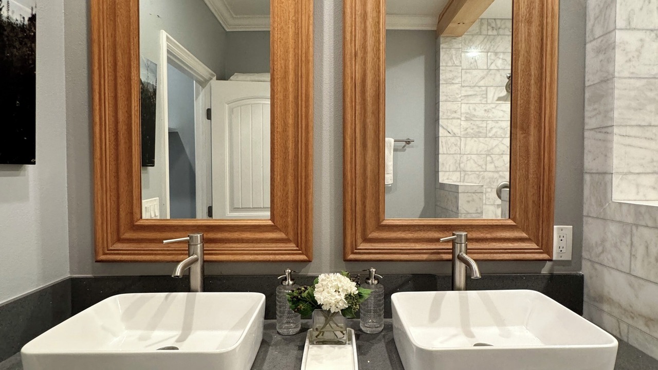 Photo of Bathroom in Corona