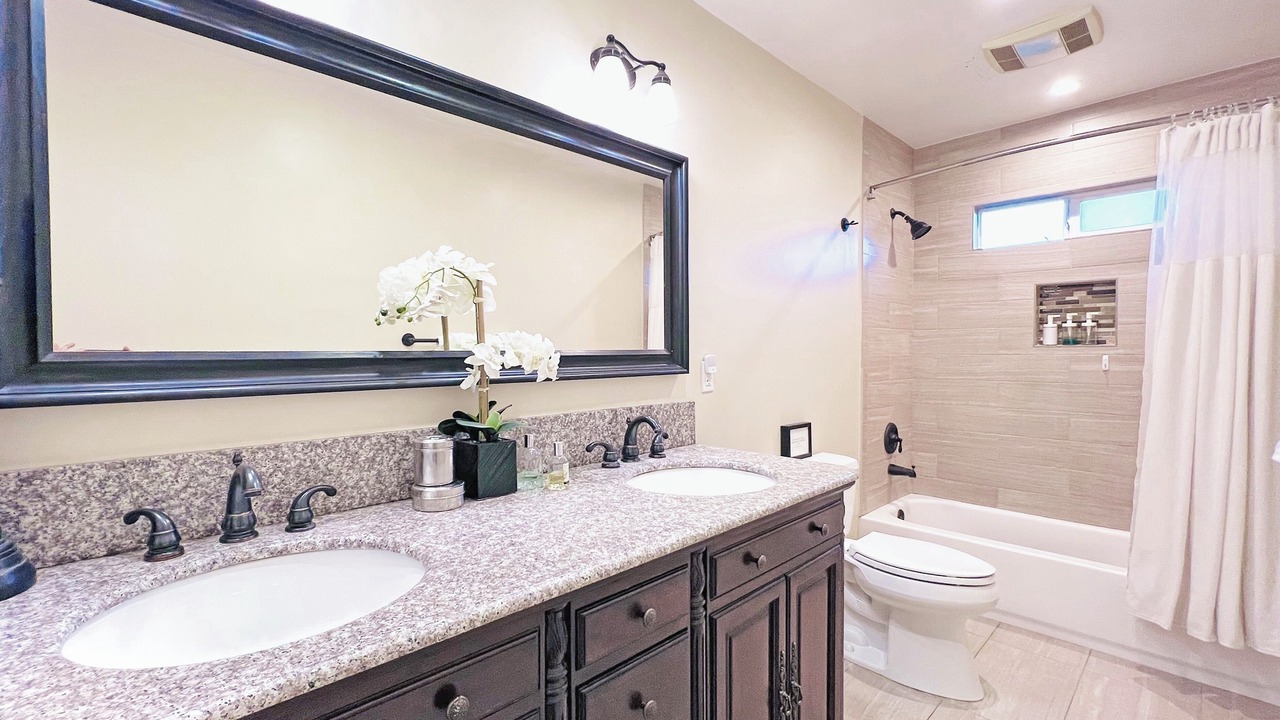 Photo of Bathroom in Shadow Hills