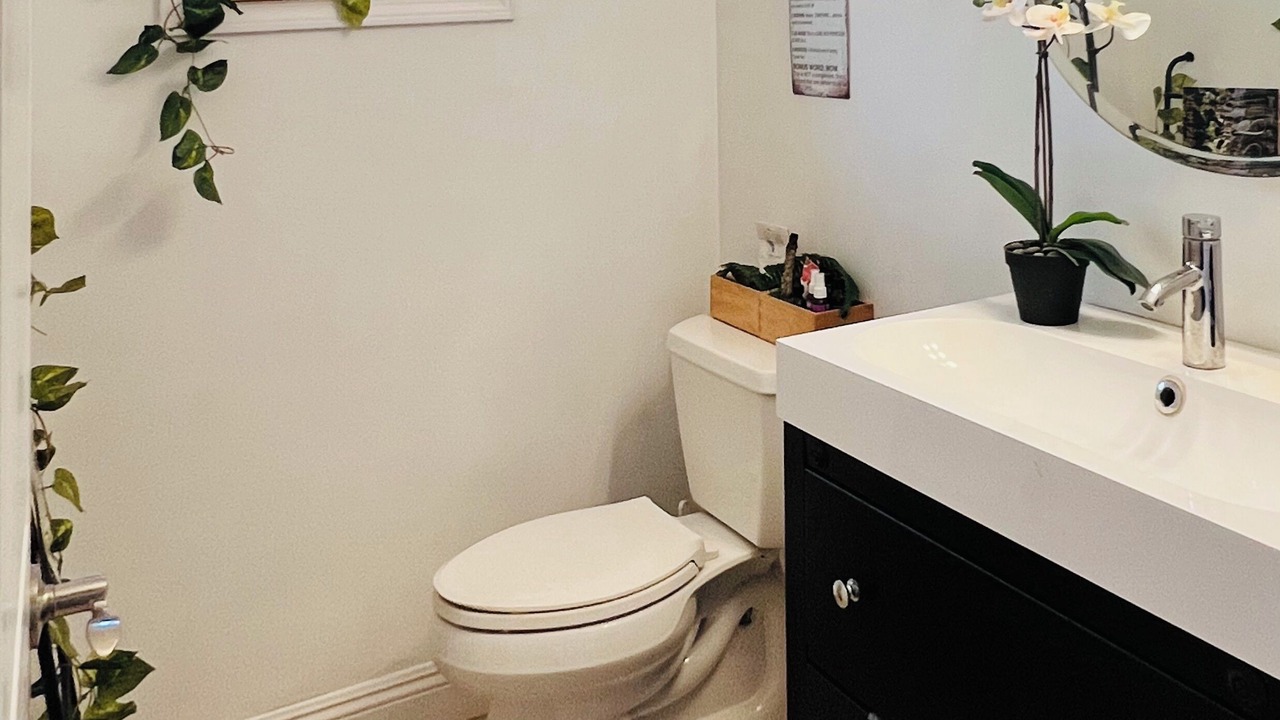 Photo of Bathroom in Shadow Hills