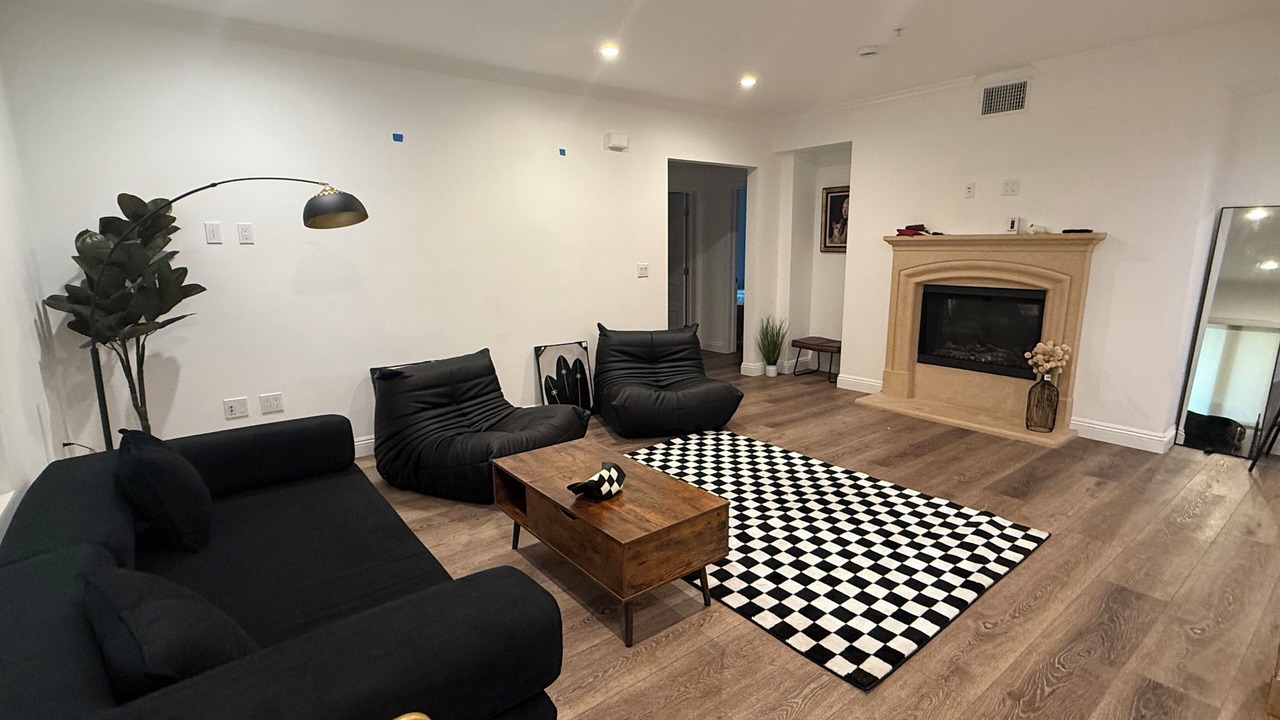 Photo of Livingroom in Lamanda Park