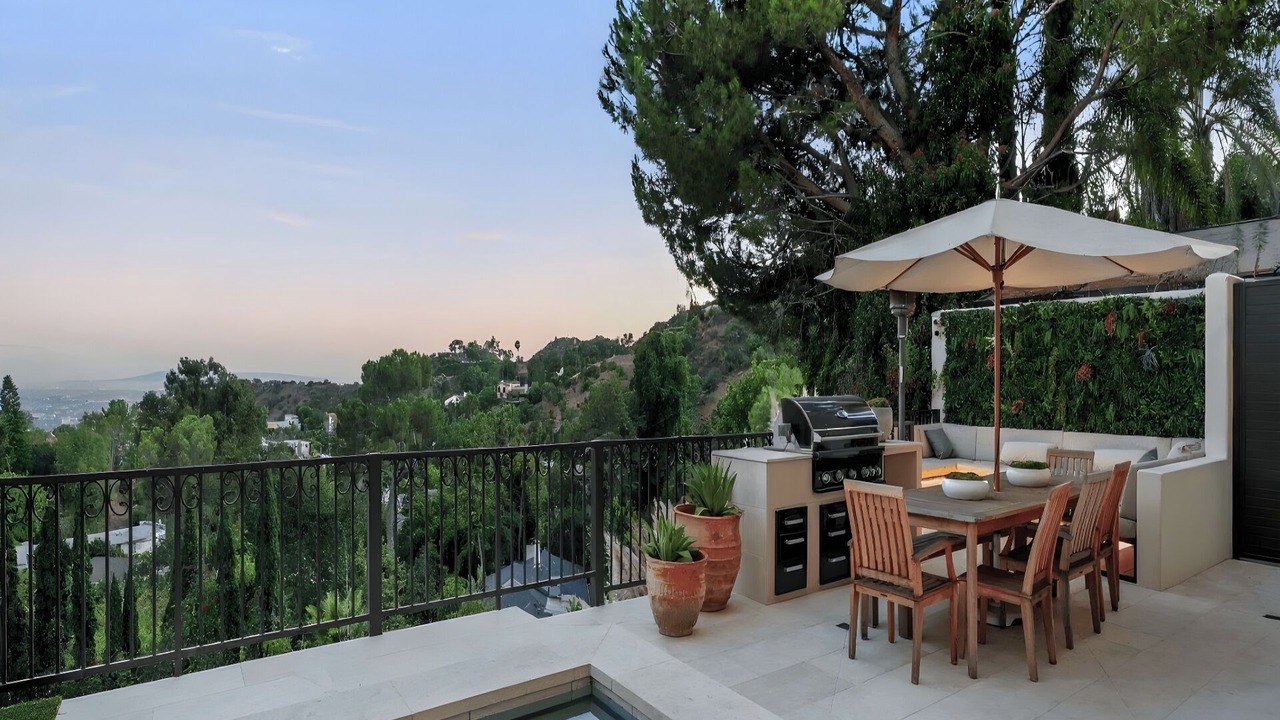 Photo of Outdoor in Hollywood Hills