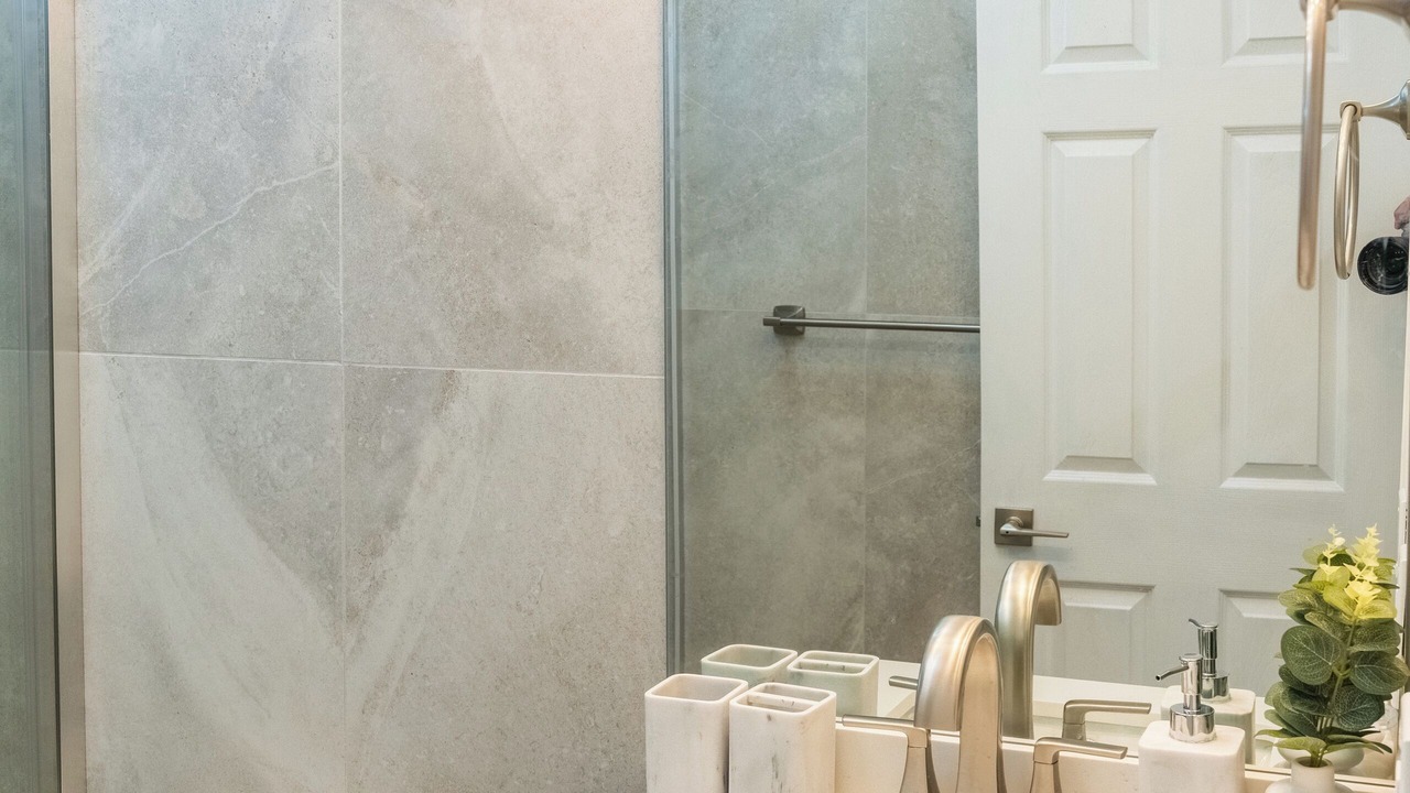 Photo of Bathroom in La Sierra Hills