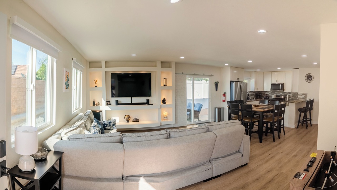 Photo of Livingroom in La Sierra Hills