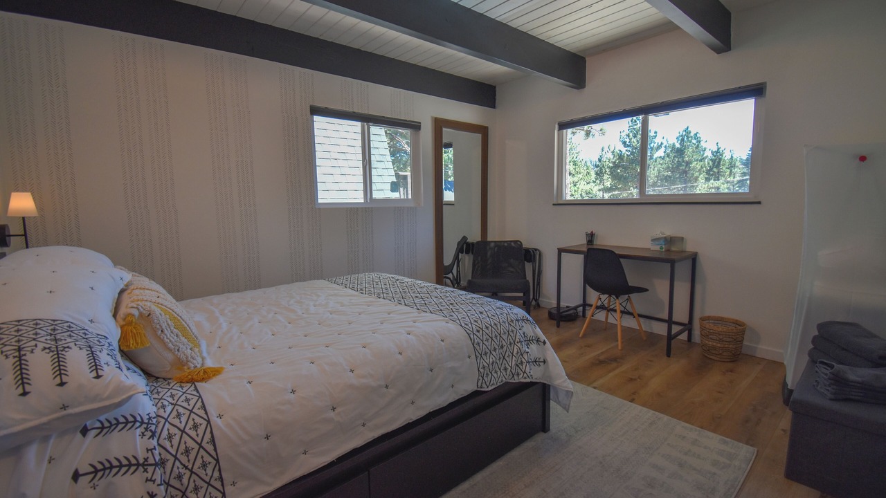 Photo of Bedroom in Green Valley Lake