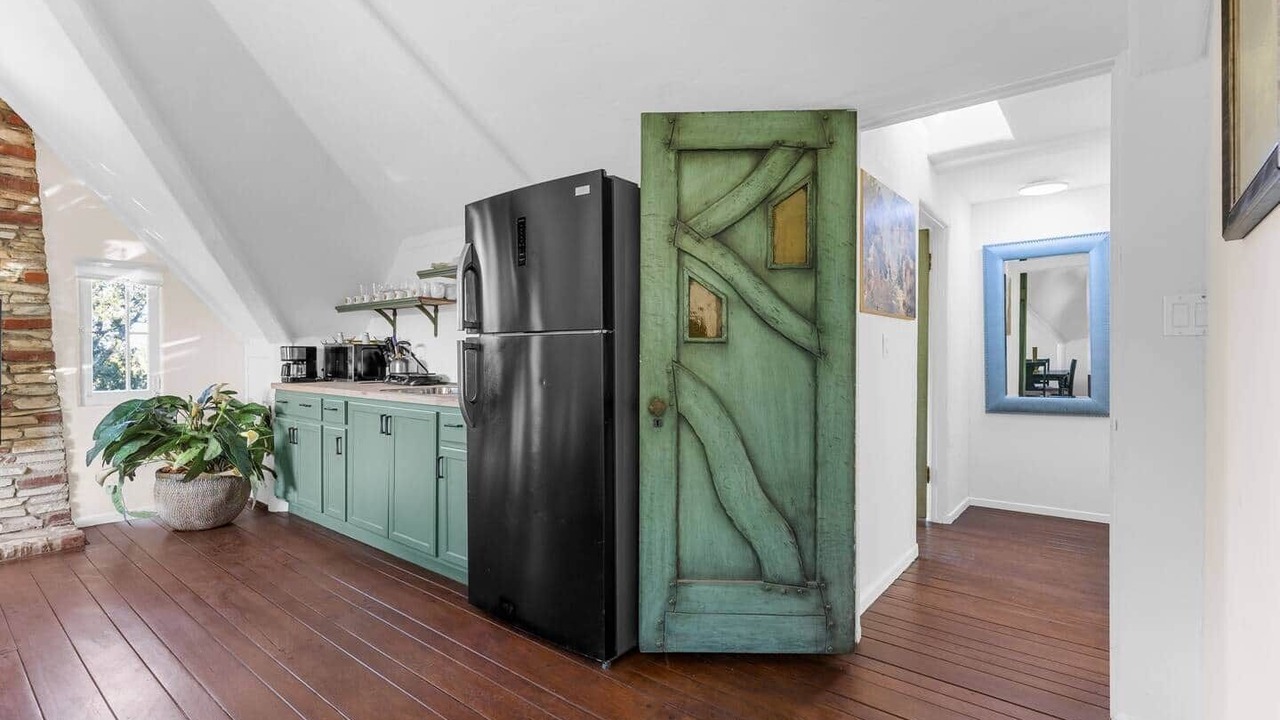 Photo of Kitchen in Newhall