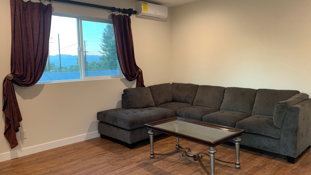 Photo of Livingroom in Woodland Hills