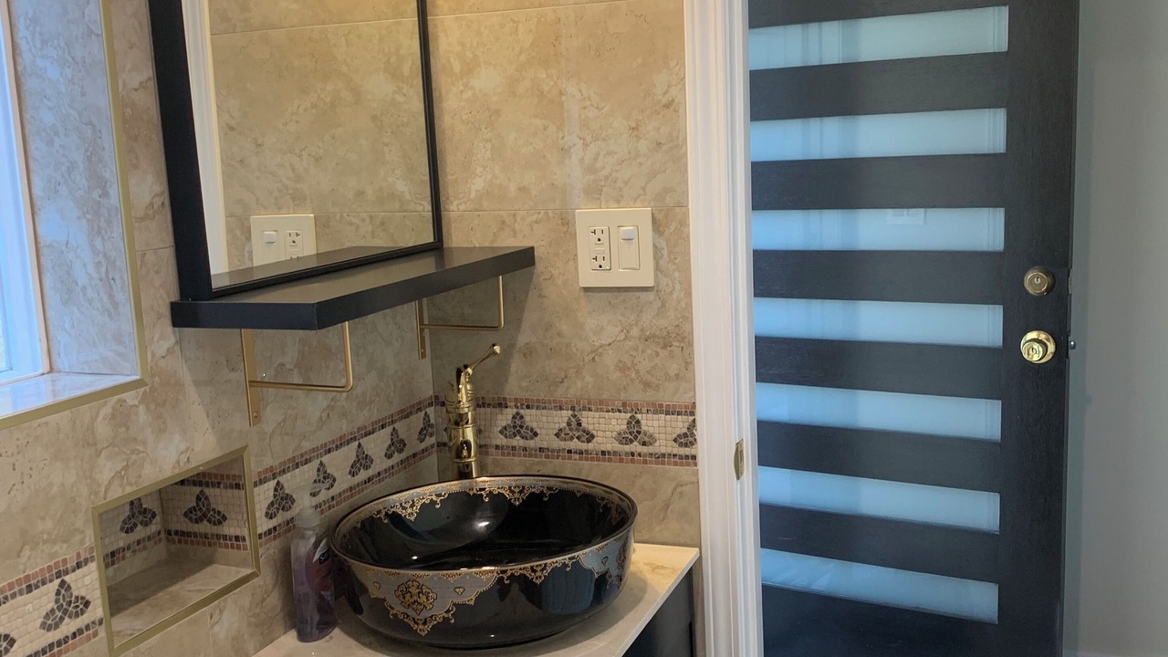 Photo of Bathroom in Woodland Hills