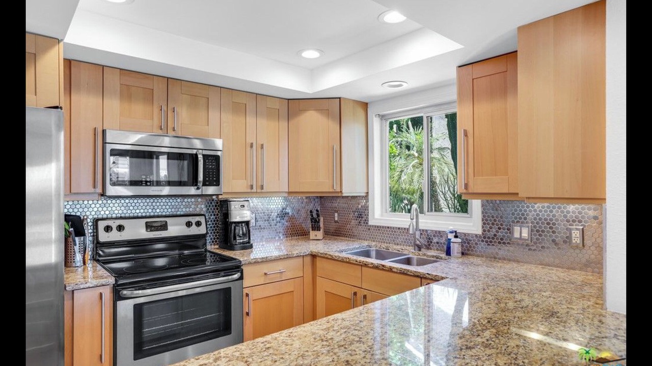 Photo of Kitchen in Tahquitz River Estates