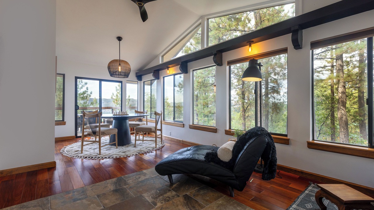 Photo of Livingroom in Moonridge