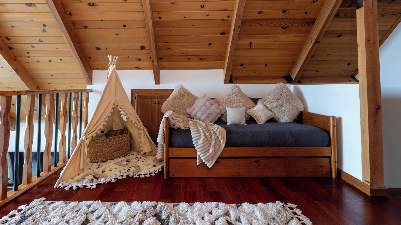Photo of Bedroom in Moonridge