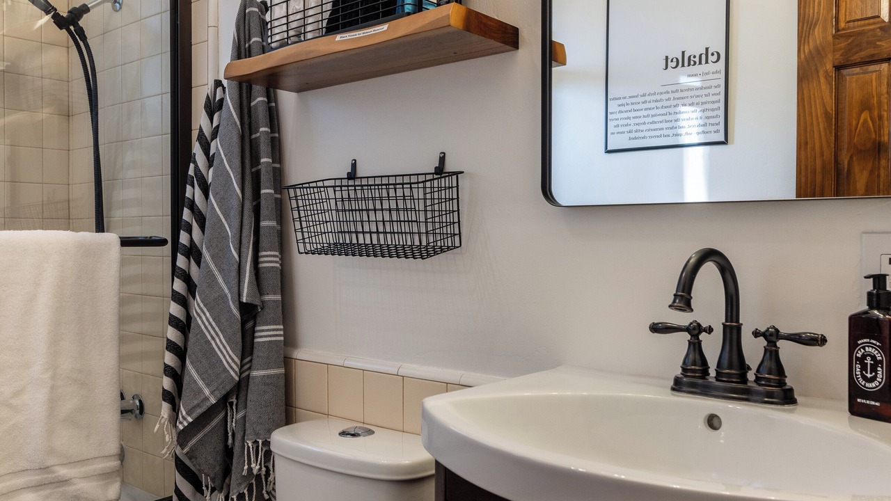 Photo of Bathroom in Moonridge