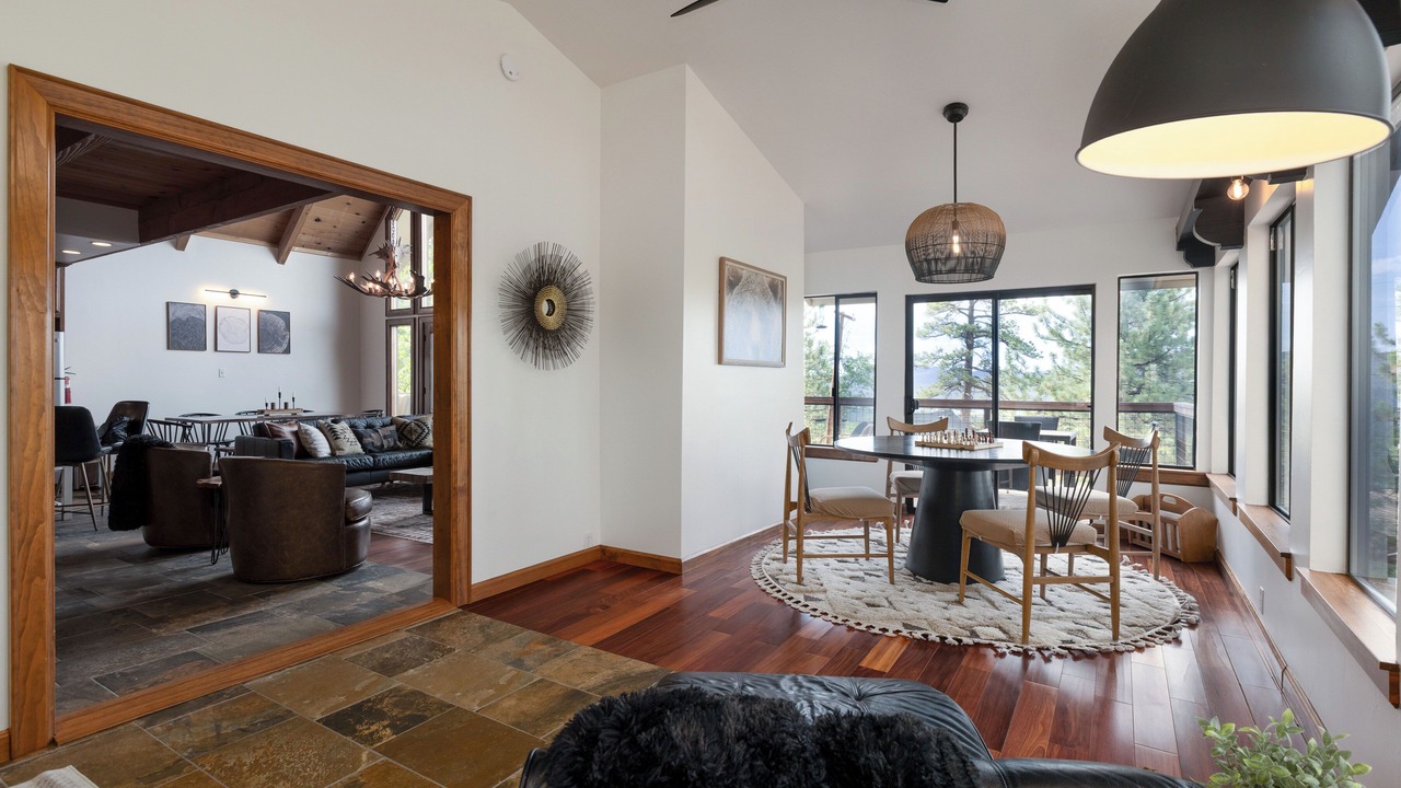 Photo of Livingroom in Moonridge
